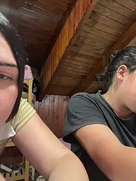 millyalc0ck Show in webcam