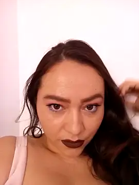 Chat +18 de SabrinaVantress ao vivo