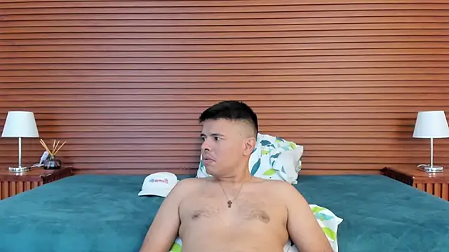 DeepandCurvy's Live XXX Chat