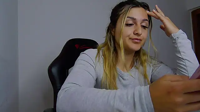 NicolePlay Chat XXX live