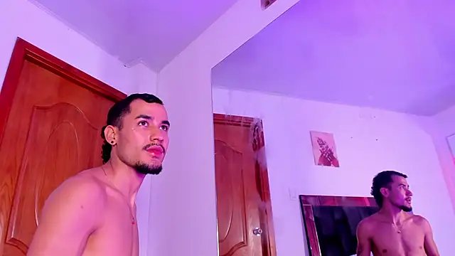 Show modela MaxPower003 na web-kameri