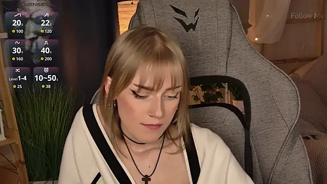 KiraMontoya Adlı Modelin Canlı XXX Sohbeti