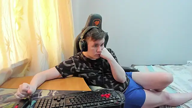 Show modela iliaskrislove na web-kameri