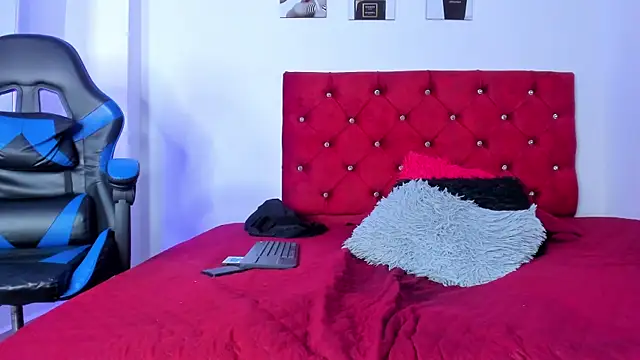 ThiagoSexy005 Show in webcam