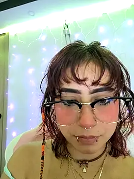 Sarah_Lark- Chat XXX in diretta