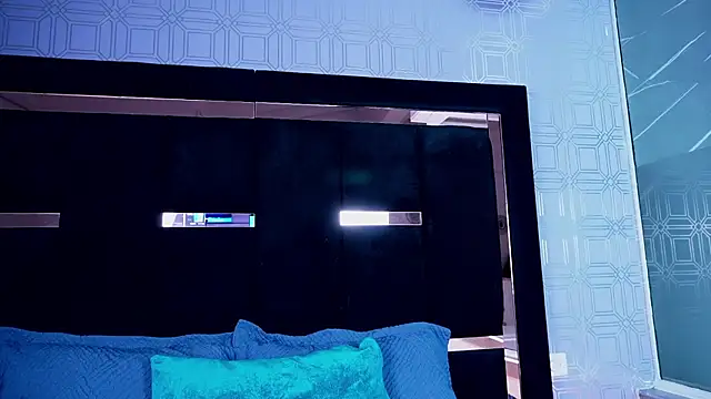 Dark_Eros_ Show in webcam