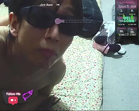 Show de whoaretu na webcam