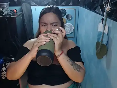 ambersmile élő XXX-chatje