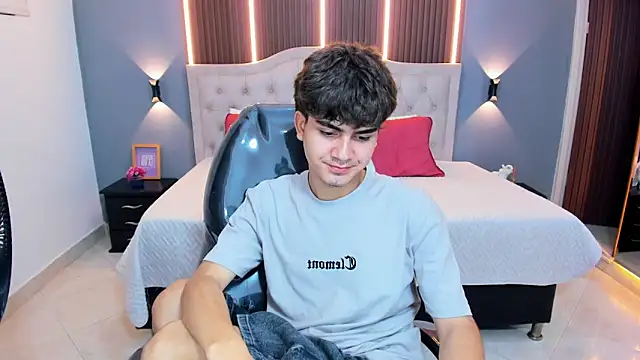 دردشة Tommy18__ الجنسية المباشرة