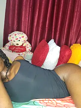 NicRaisaa's Live XXX Chat