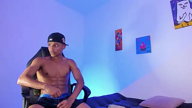 BabyCam23: διαδικτυακό σόου στην κάμερα