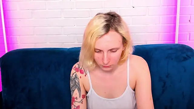 LikiLips' Live XXX Chat