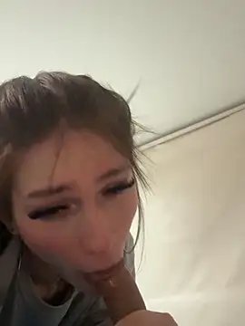 Chat XXX en directo de lizz_lunna