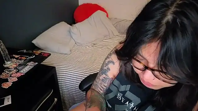 Chat +18 de miacanela_xo ao vivo