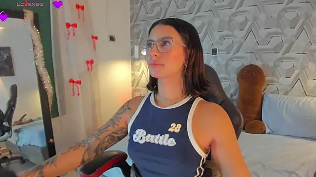 Онлайн чат XXX Sophiee_Hill