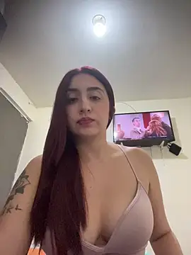 EsmeraldaNaim Chat XXX in diretta