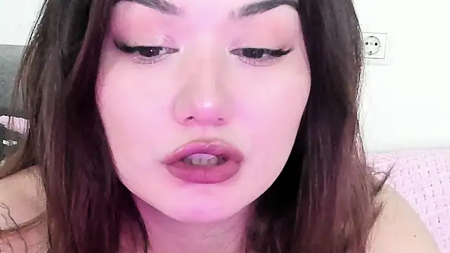 Dark_Moni Adlı Modelin Canlı XXX Sohbeti