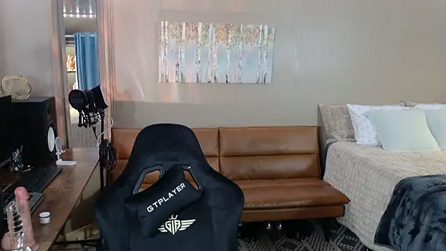 mavismable's Live XXX Chat