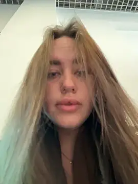 KiraSunshine's Live XXX Chat