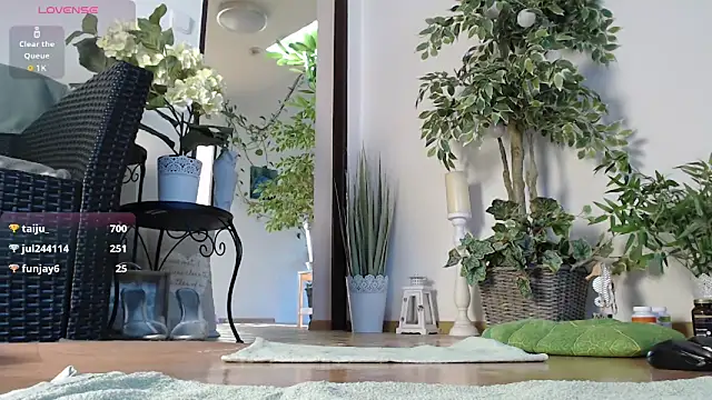 Squirtmania's Live XXX Chat