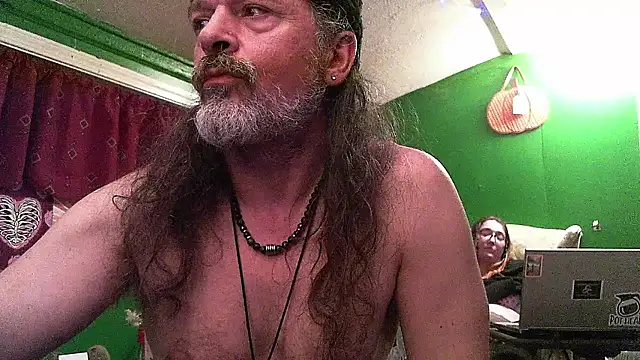 HippieDad333 Show in webcam
