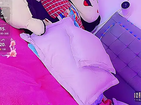 Show modela KMichelle1 na web-kameri