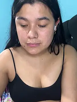 April_Becker élő XXX-chatje