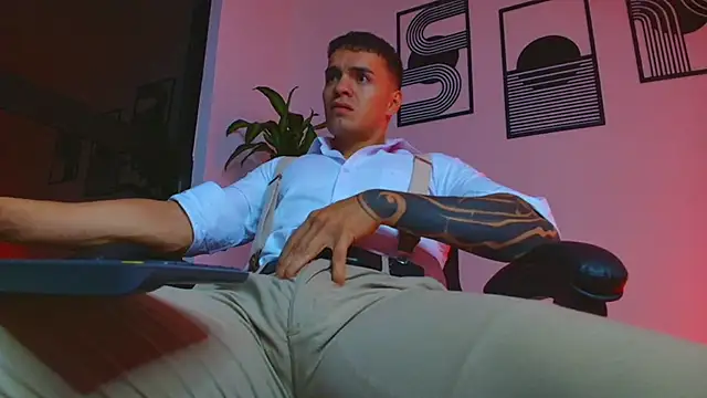 Show de ALPHA_DOMINUS_ na webcam