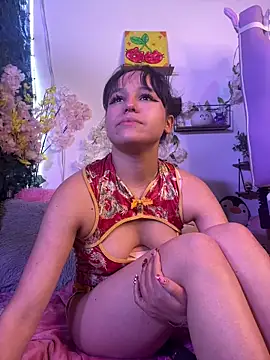 Chat XXX en directo de Eymmy_24