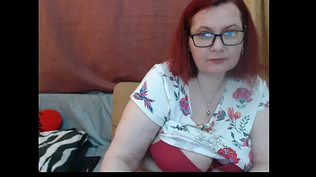 PlayfullMature's Live XXX Chat