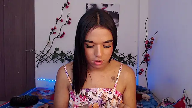 Chat +18 de Candyy_doll__ ao vivo