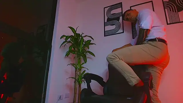 ALPHA_DOMINUS_ Adlı Modelin Canlı XXX Sohbeti