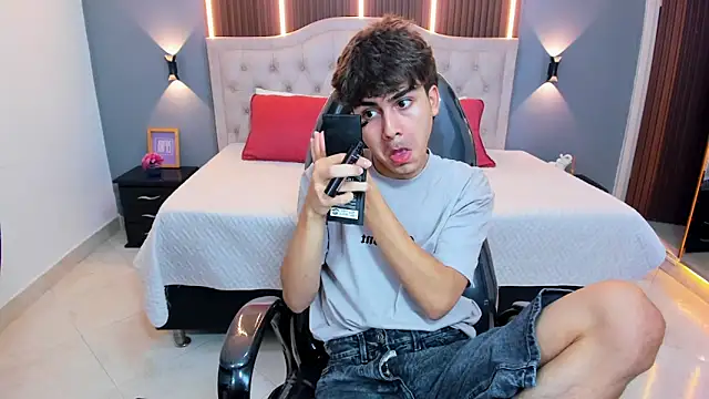 Tommy18__ Obrolan Langsung XXX