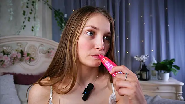 MonaEldon's Live XXX Chat