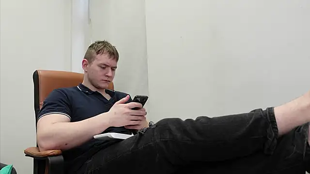 Richard_Dullas Adlı Modelin Canlı XXX Sohbeti