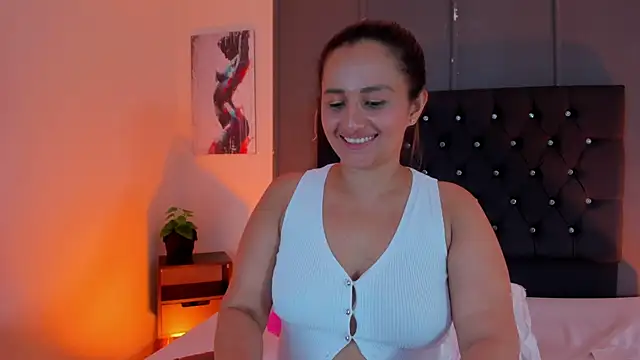 Zafiro__Brown Adlı Modelin Canlı XXX Sohbeti