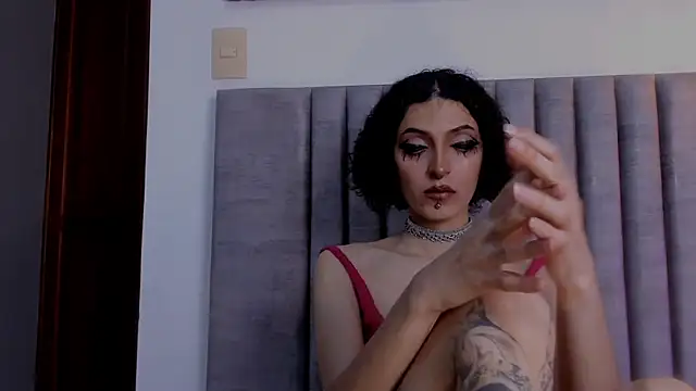 LyraVendrell Chat XXX in diretta