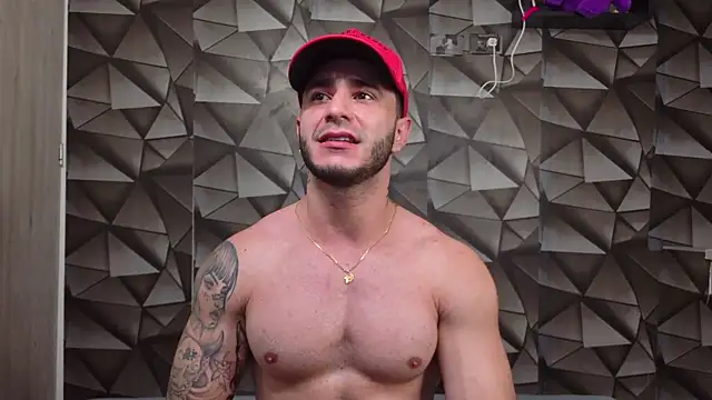 Latino_stud4uのライブXXXチャット