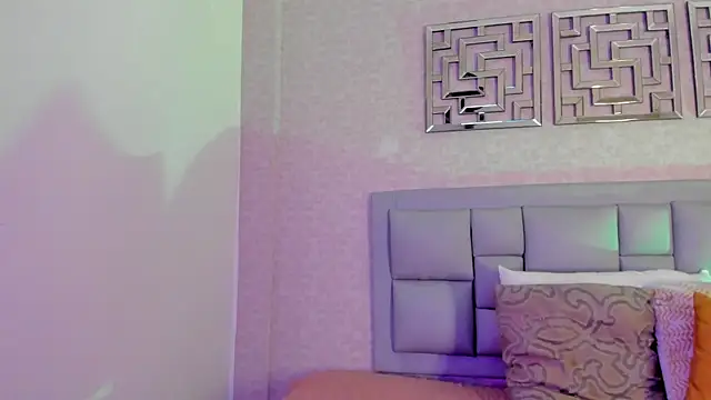 scarlett_smith_3 Adlı Modelin Web Kamerası Şovu