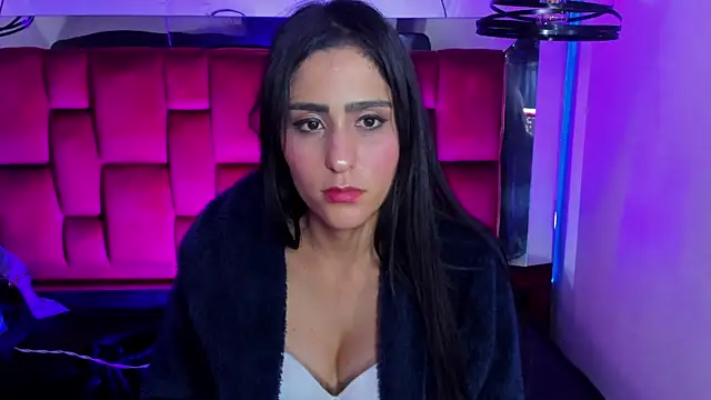 _Alahiia_'s Live XXX Chat