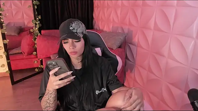 XXX chat uživo modela NattGomez