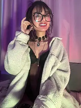 Chatroom XXX en direct de _Lucycherry