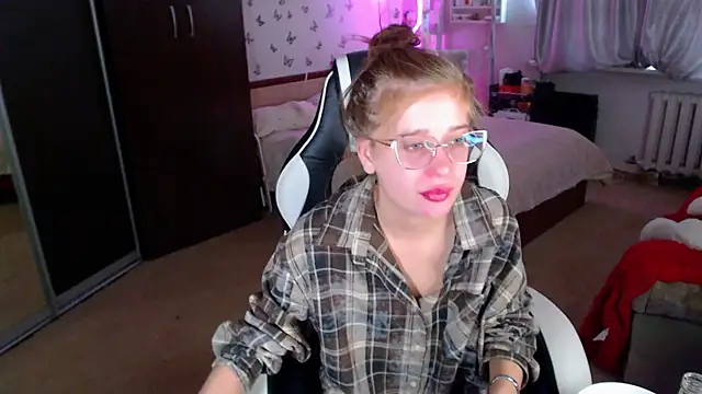 Kira_honeyy's Live XXX Chat