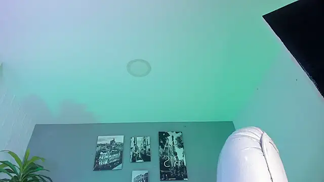 Chatroom XXX en direct de aleja_cute_