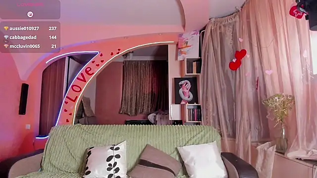 Luna_Reid Chat XXX in diretta