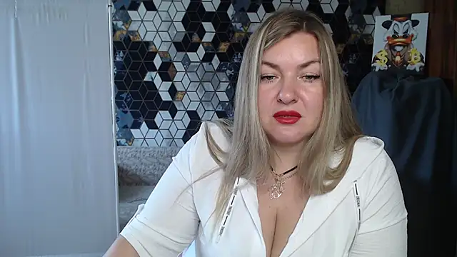 NikaSkylink's Live XXX Chat