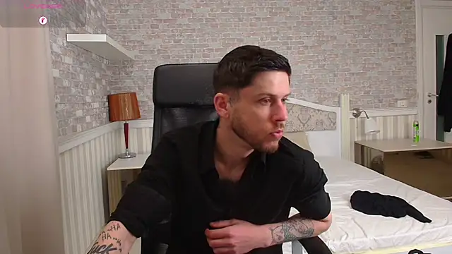 Chat XXX en directo de JonahShaw