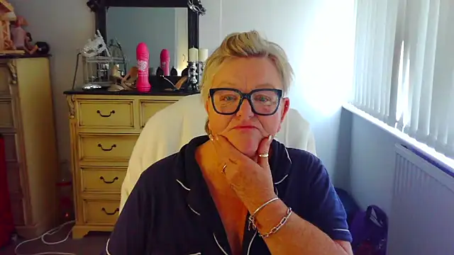 BridgetBlueEyes' Live XXX Chat