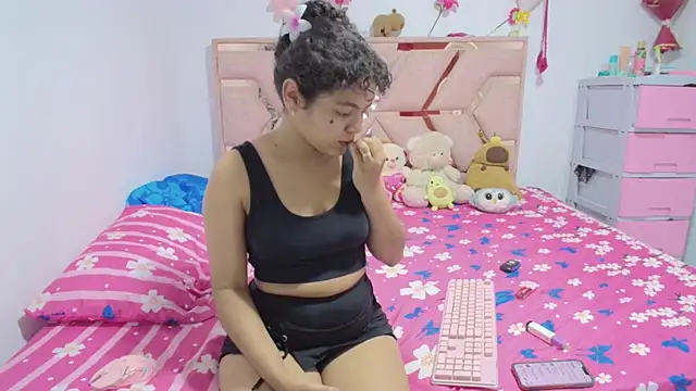 Chatroom XXX en direct de Winnifer_Gonzal