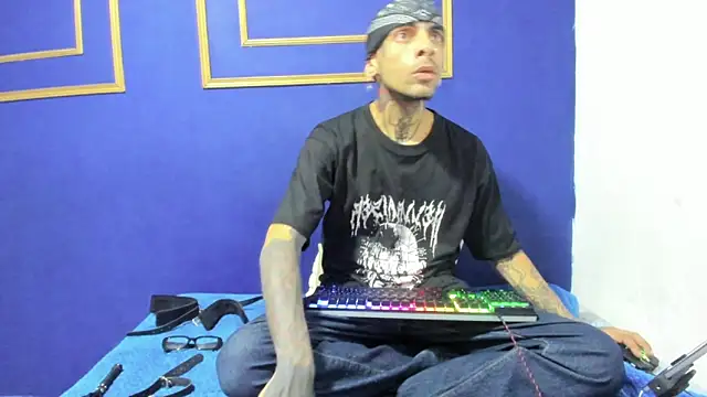 XXX chat uživo modela Demon_Rose_